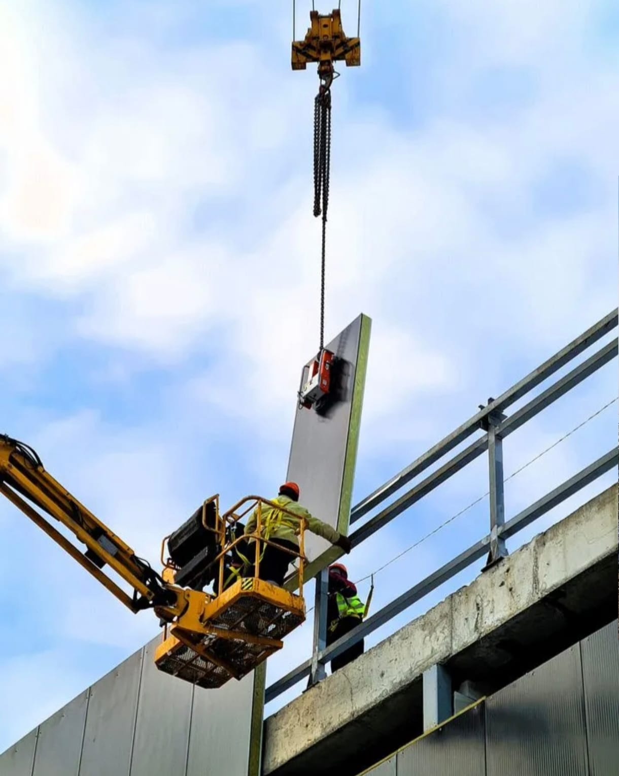 Вакуумный захват для стекла и стеновых сэндвич-панелей