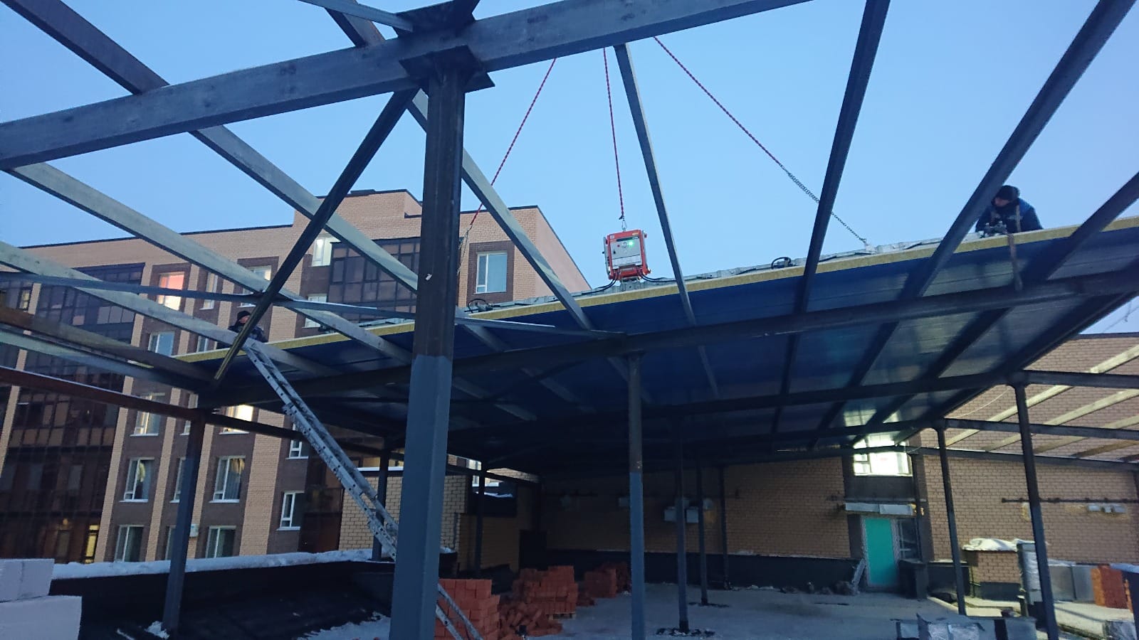 Монтаж сэндвич-панелей — объект 3